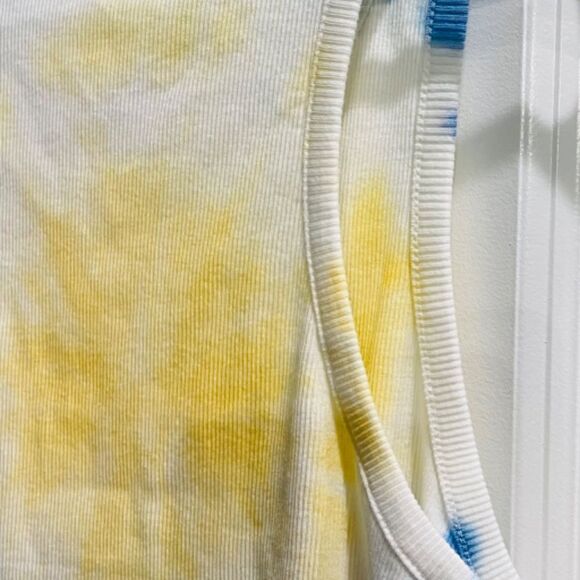 GUESS Crop Tank Top - Picture 10 of 13